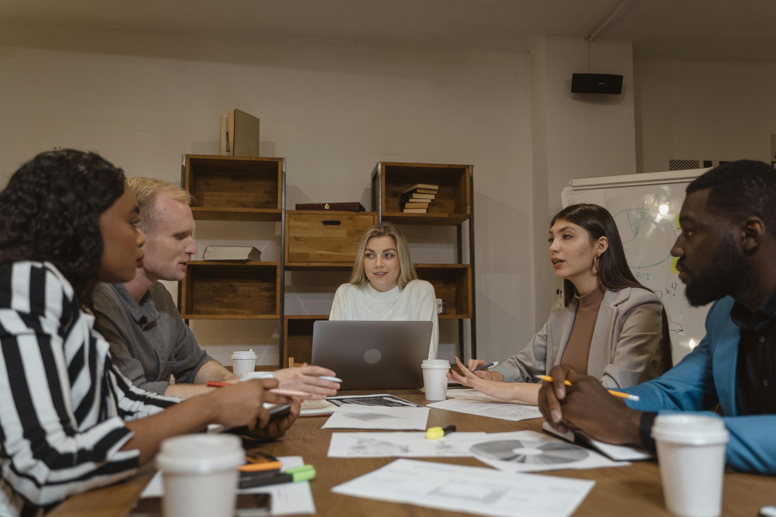 Competitive Intelligence for Sales: Unlocking the Power of Competitive Intelligence for Revenue Growth